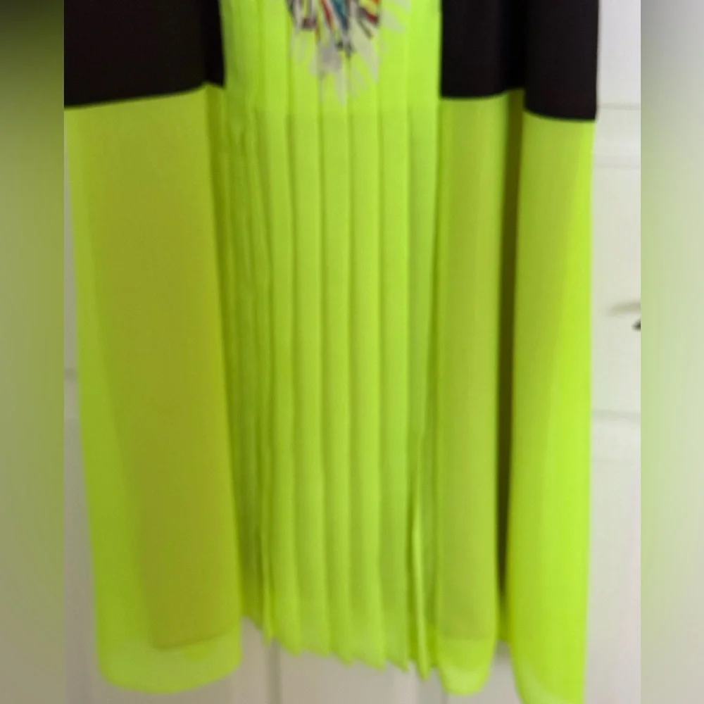 BCBGMaxAzria Black and Neon Green Floral Dress size 6 NWOT - Picture 7 of 15